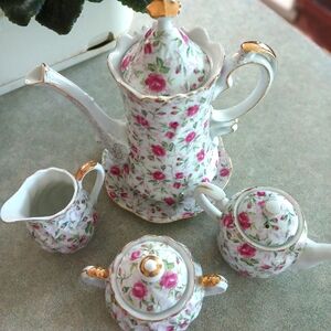Lefton hand painted teapot w/sugar & creamer